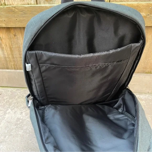 Case Logic Gray Backpack - Picture 6 of 11